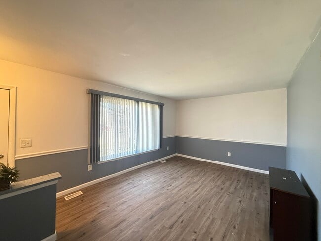 Building Photo - 4052 Burton St