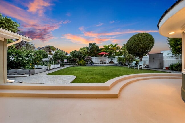 Building Photo - Luxury 4 Bed/4Bath Kailua