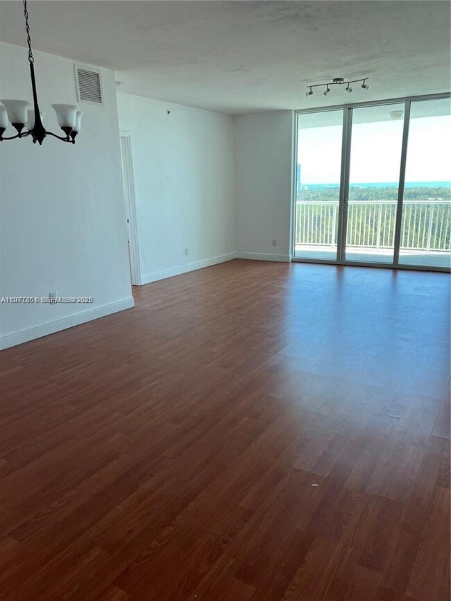 Building Photo - 14951 Royal Oaks Ln