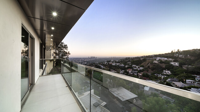 Building Photo - 1623 Viewmont Dr