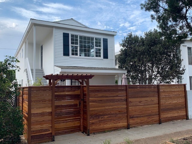 Private patio - 12713 Venice Blvd