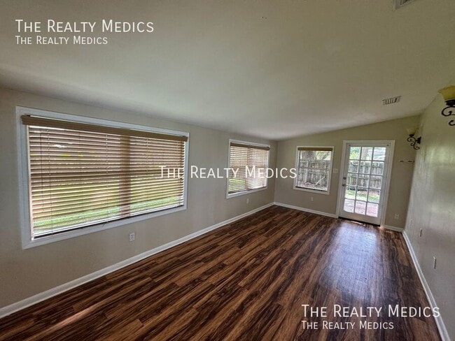 Building Photo - 1159 Fountainhead Dr