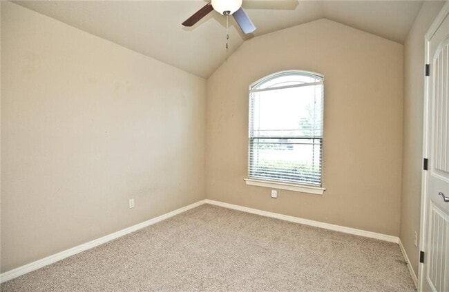 Building Photo - 3057 Azure Ave