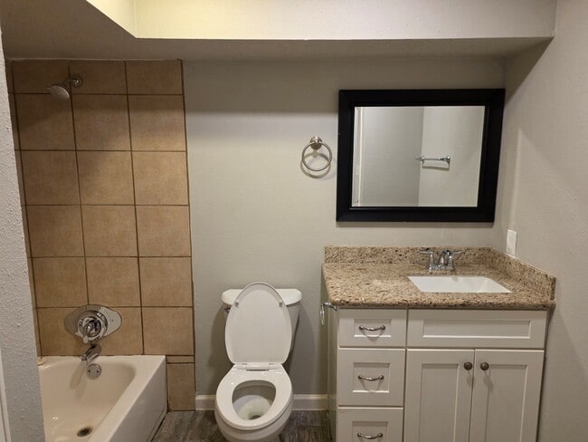 Building Photo - 5618 Stone Creek Dr