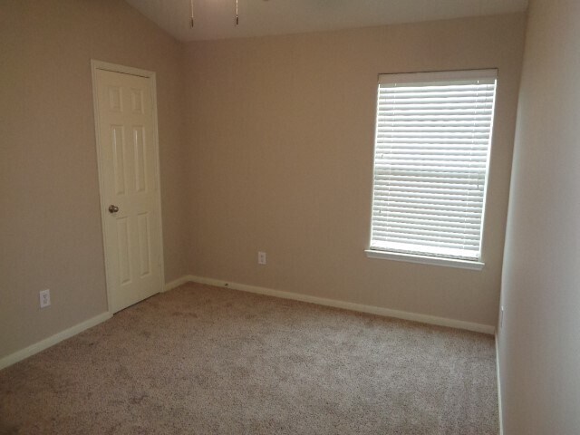 Building Photo - 8606 Sunset Pond Dr