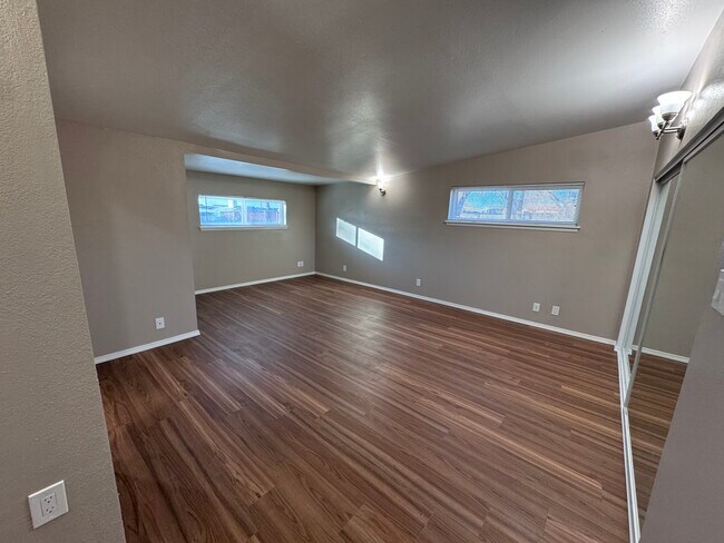 Building Photo - 11427 Angelina Pl NE