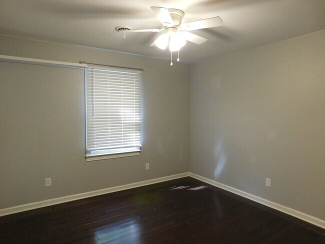 Building Photo - 278 Gatewood Dr