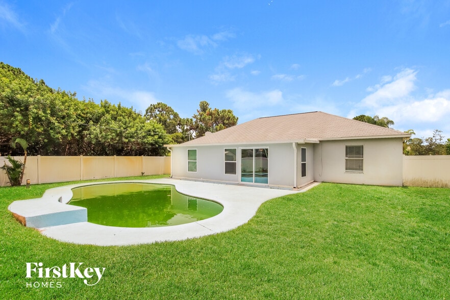 Building Photo - 1992 Tranter Ave SE