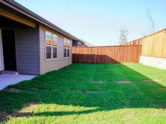 Building Photo - 3921 River Rock Ave