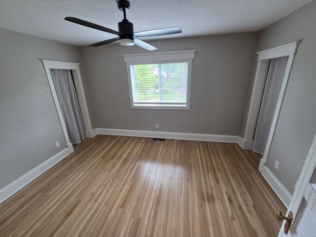 Building Photo - AVAILABLE Immediately!- 3 Bed 2 Bath Single family home!