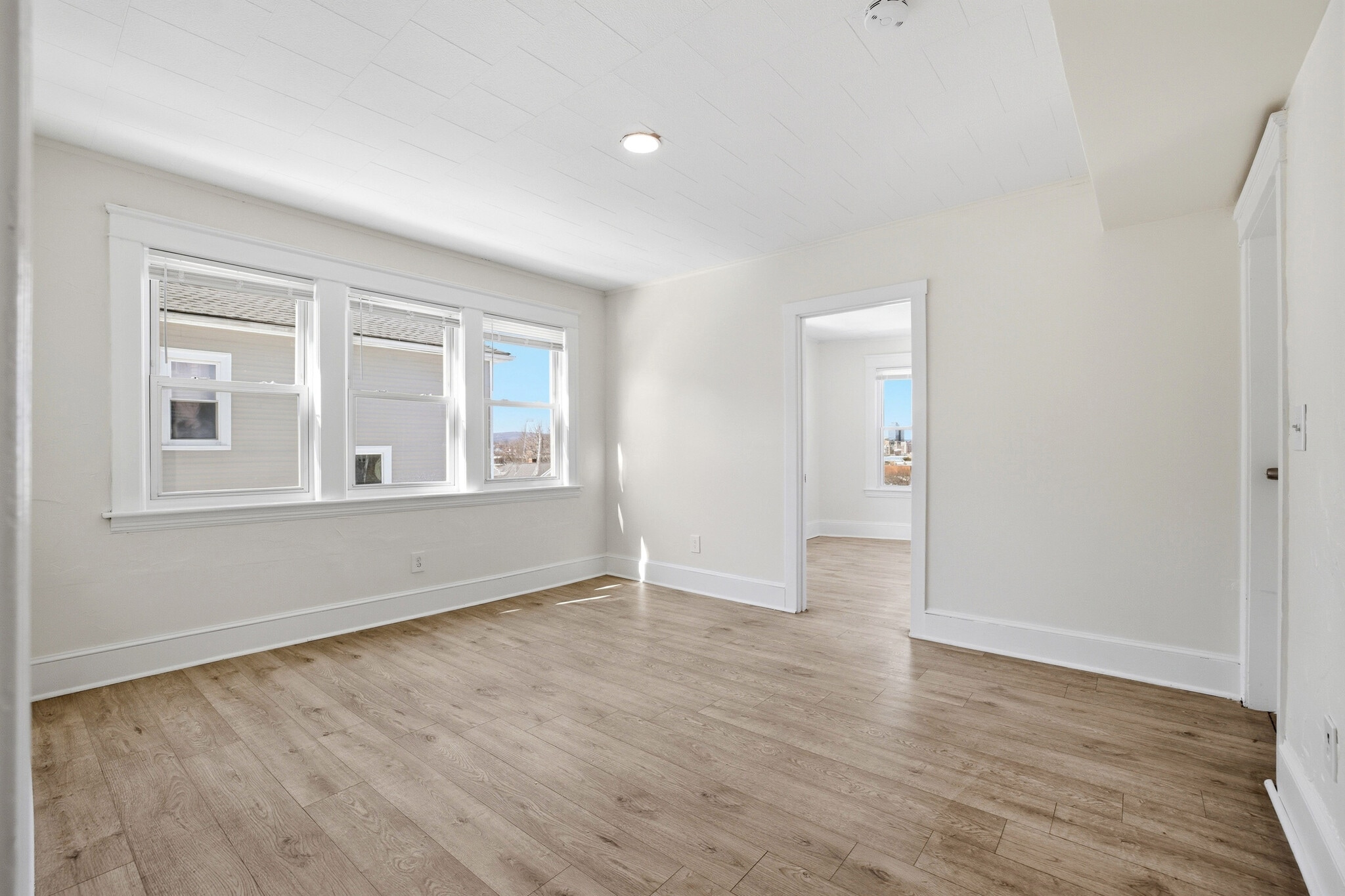 Building Photo - 12 Hillside St