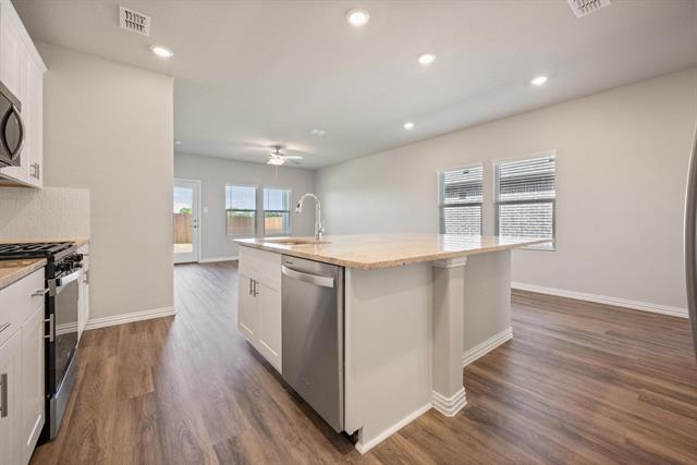 Building Photo - 107 Greenbriar Dr