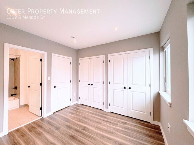 Building Photo - 1319 S Markoe St