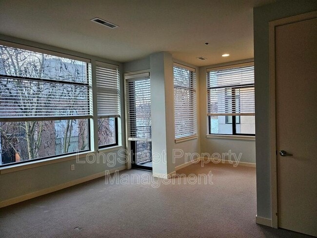 Building Photo - 2176 NW 16th Ave