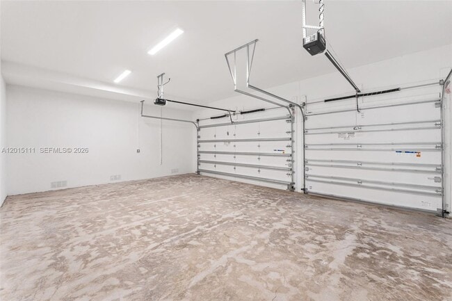 Building Photo - 16700 Botaniko Dr N