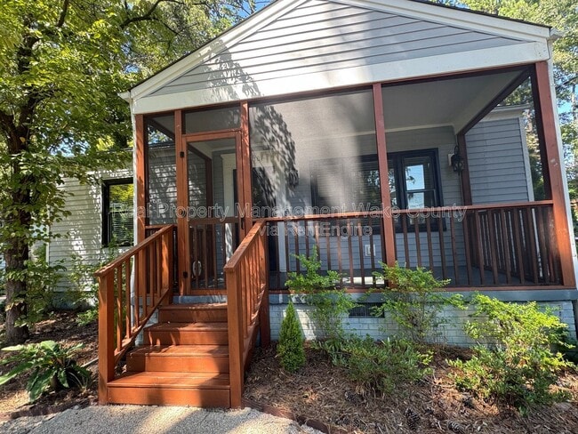 Building Photo - 3018 Medlin Dr