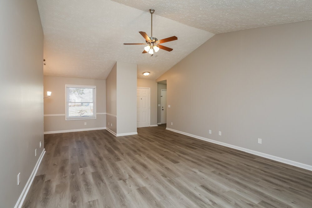 Building Photo - 923 River Rock Dr
