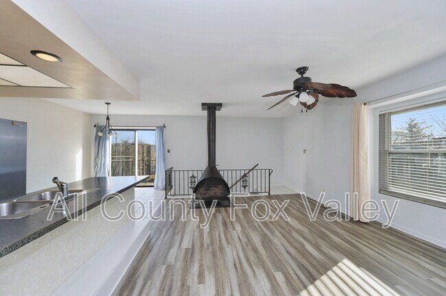 Building Photo - 2064 N Ginger Creek Dr