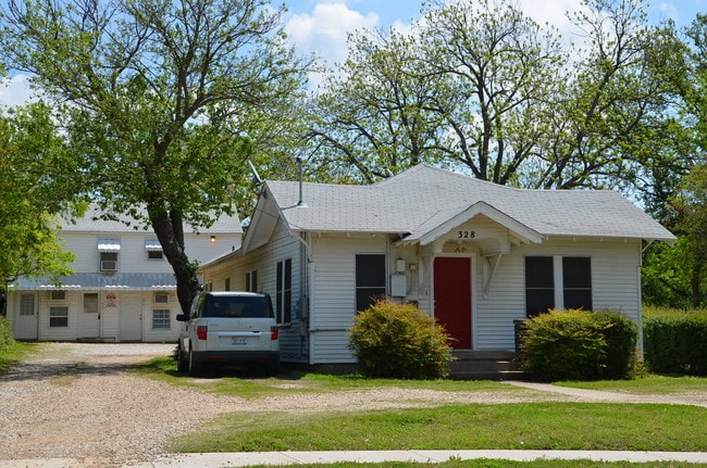 Building Photo - 328 Normal St