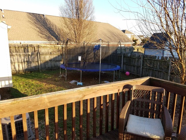 Building Photo - 3916 Hillcross Dr