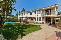 Building Photo - 6127 Rhodes Ave