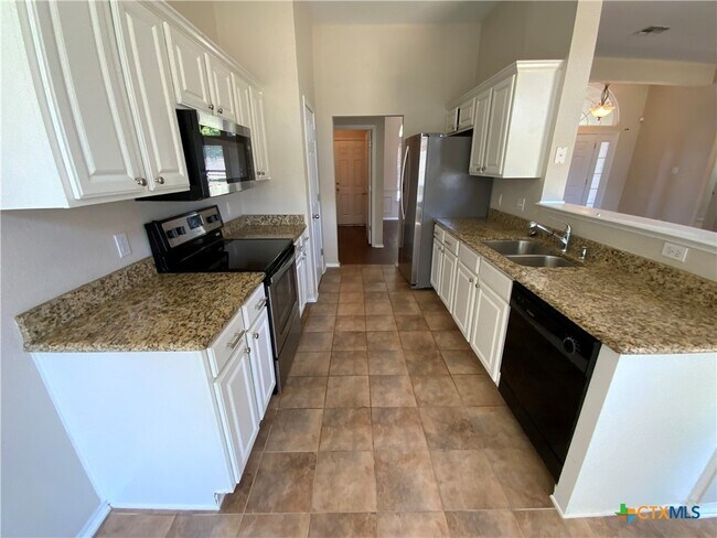 Building Photo - 2823 Butterfly Dr