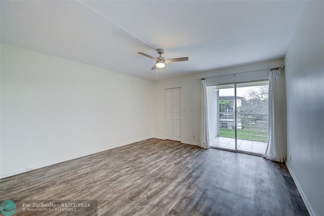 Building Photo - 4401 Martinique Ct