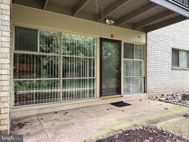 Building Photo - 4937 Americana Dr