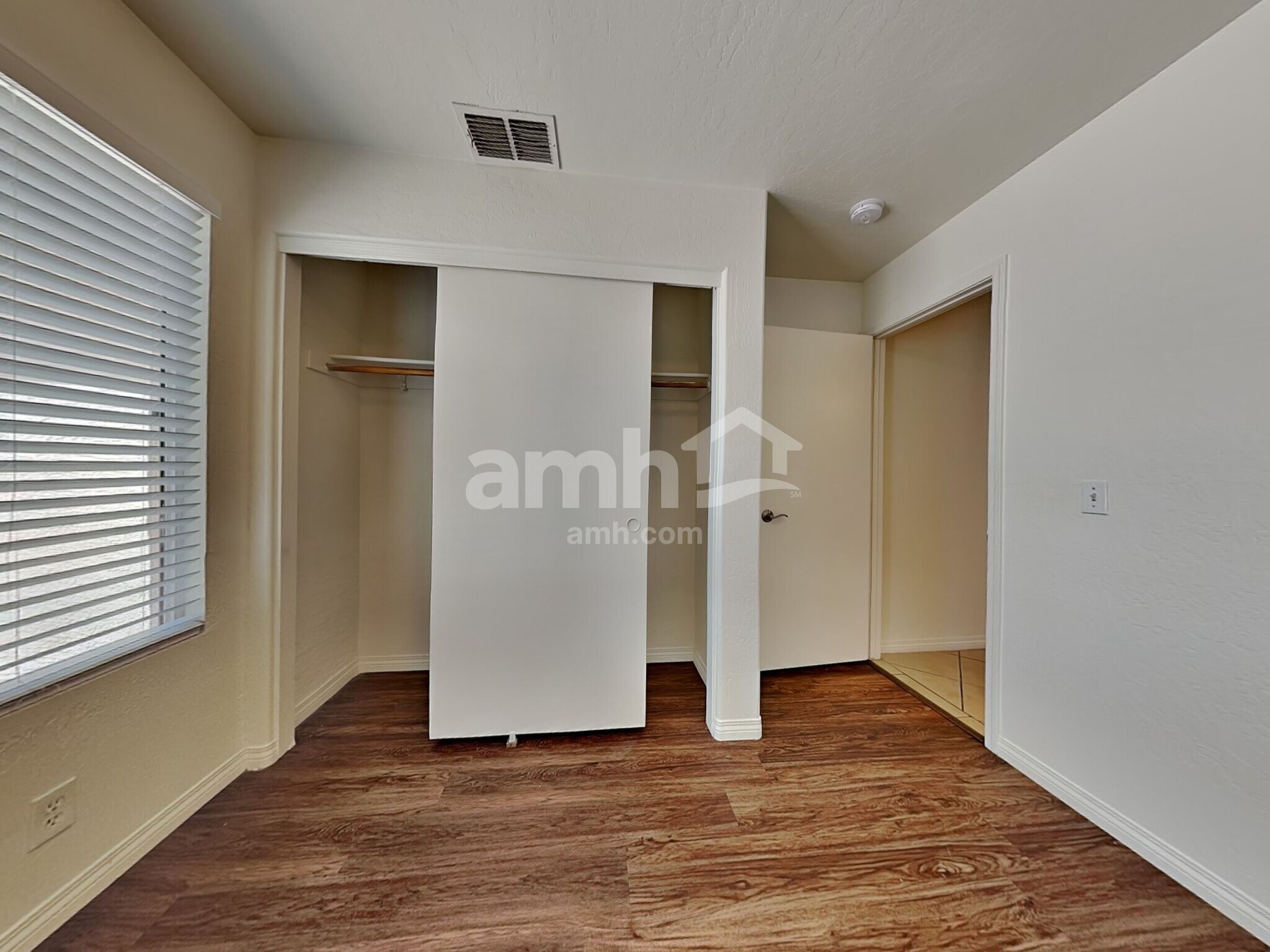 Building Photo - 1177 S Jamaica Way