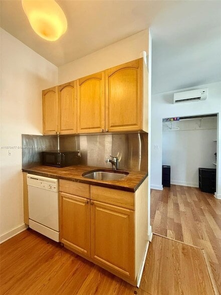 Building Photo - 4035 Meridian Ave