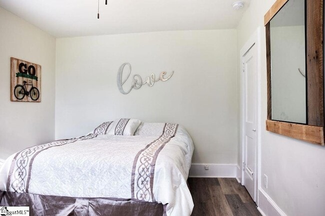 Building Photo - 4 Lindberg Ave