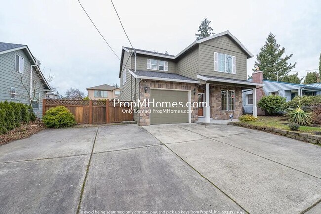 Building Photo - Gorgeous Three Bedroom Home in Centennial!