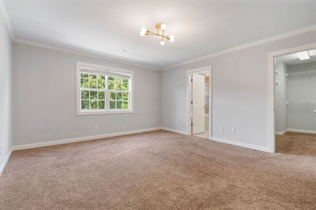 Building Photo - Gorgeous Lake Hogan Farms townhome available NOW!