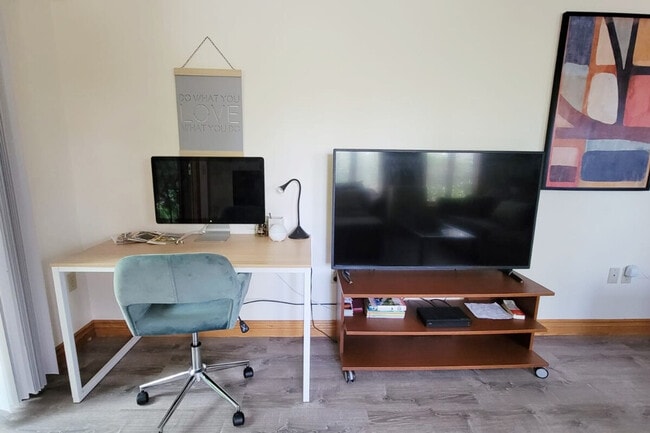 Building Photo - 66 Paquette Dr