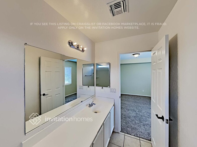 Building Photo - 6525 W Riva Rd