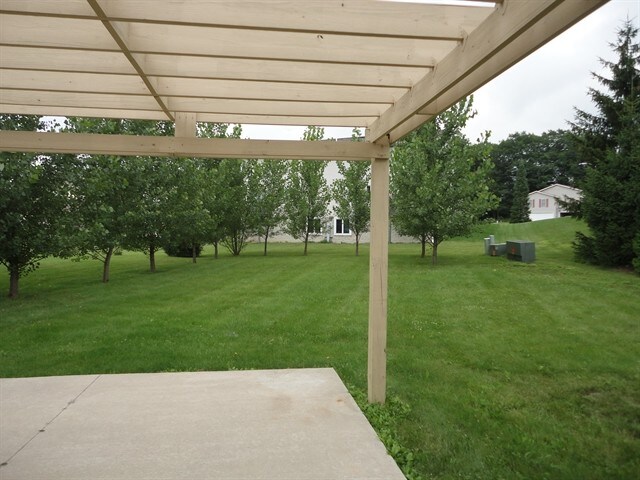 Building Photo - 744 Ridge View Dr