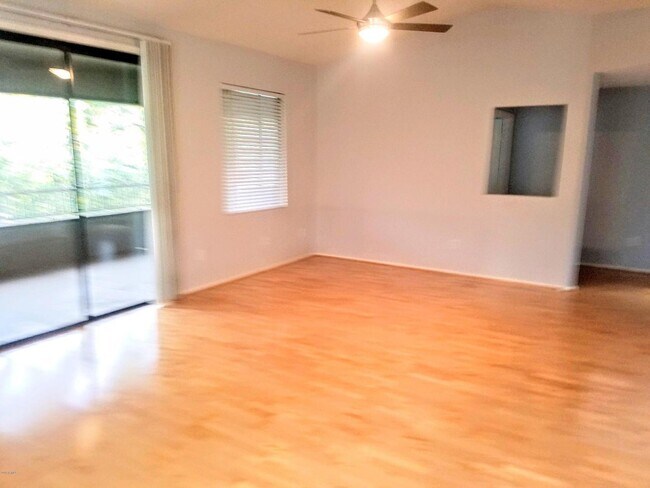 Building Photo - 15252 N 100th St