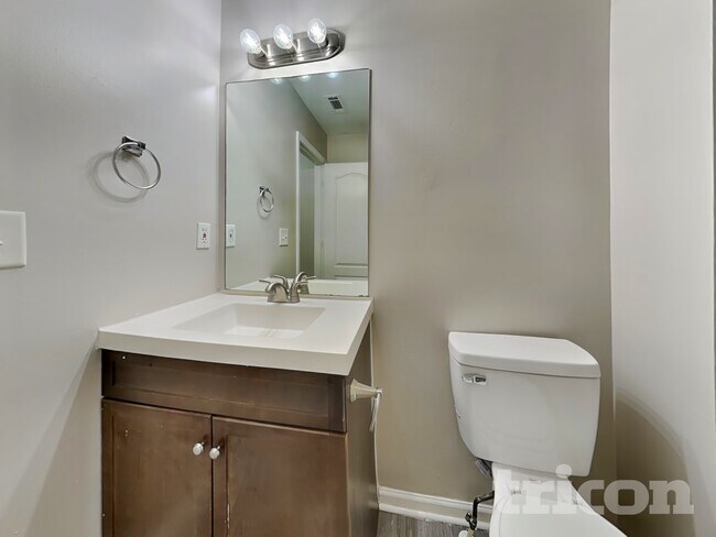 Building Photo - 3540 Stoney Creek Way