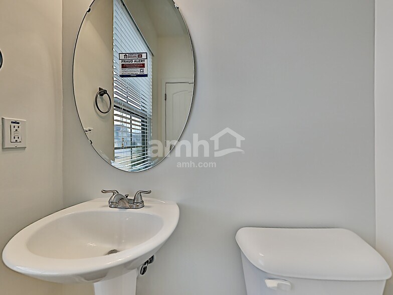 Building Photo - 3730 Nicolyn Dr