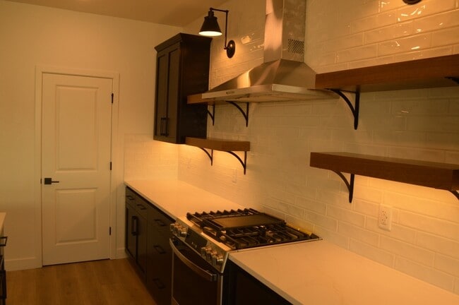 Building Photo - 477 Gold Coast Rd