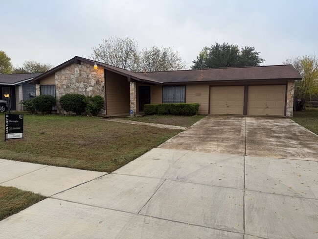 Building Photo - Lovely Single Story 3 Bedroom 2 Bath w/ easy access to Lackland AFB, Sea World, & Shopping