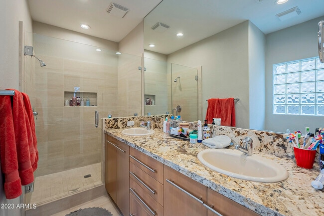 Building Photo - 7878 E Gainey Ranch Rd