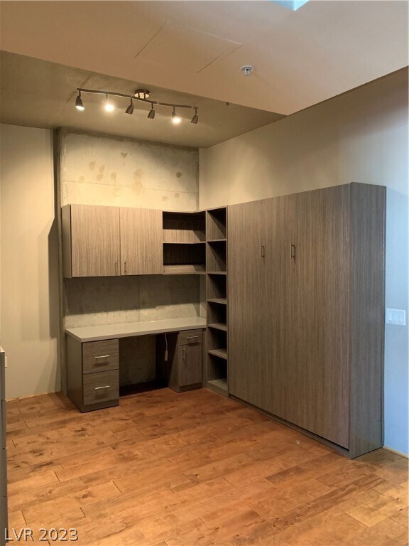 Building Photo - 353 E Bonneville Ave