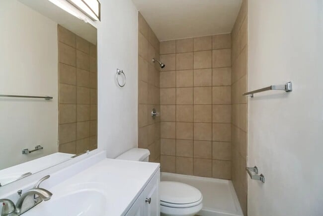 Building Photo - 7421 E Belleview St