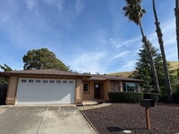 Building Photo - 1089 Honey Ct