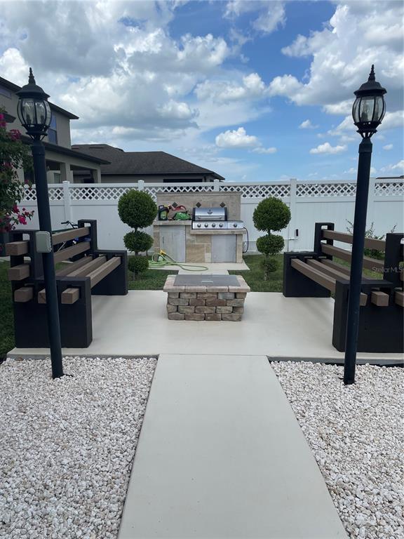 Building Photo - 8835 Hinsdale Heights Dr