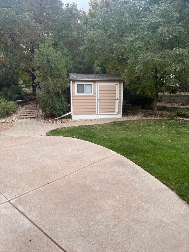 Building Photo - 17672 E Weaver Pl