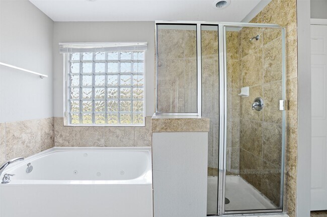 Building Photo - 6802 Claire Brook Dr