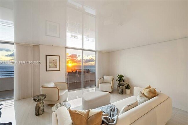 Building Photo - 5555 Collins Ave