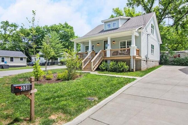Building Photo - East Nashville 3 Bedroom 2.5 Bath!
